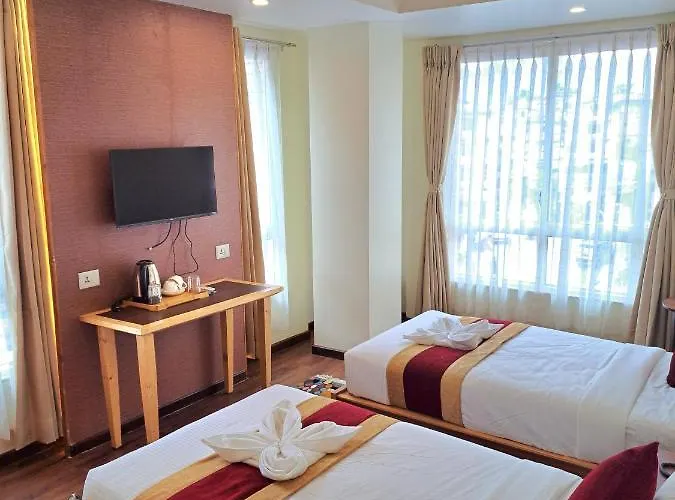 Rodeos Hotel 5*